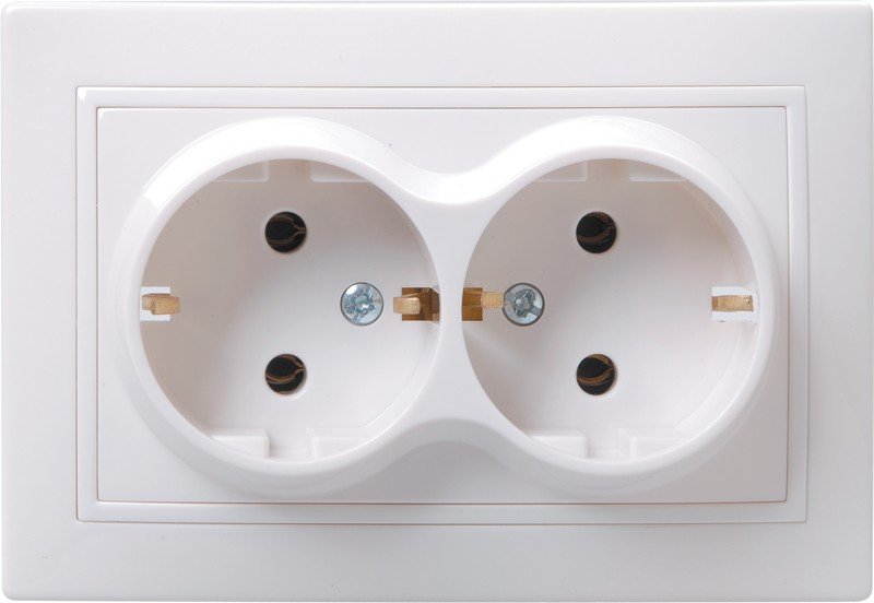 ERK24-K01-16-DM КВАРТА Розетка двойная с заземлением без шторок белая в сборе IEK